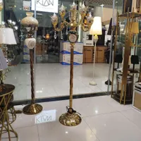 ا آباژور ایستاده کنارسالنی|چراغ خواب و آباژور|مشهد, کوشش|دیوار