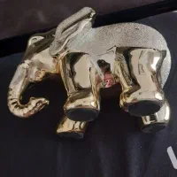 مجسمه و گلدان طلایی|مجسمه، تندیس، ماکت|تهران, جنتآباد جنوبی|دیوار