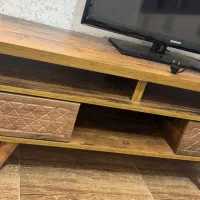 میز زیر تلویزیون
