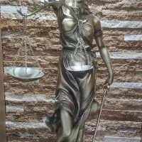 منشی دفتر وکالت (خانم)