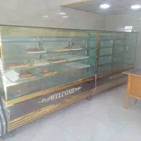 ۲ عدد ویترین شیرینی فروشی در حد نو