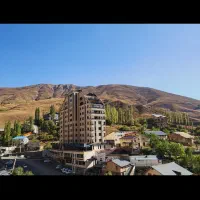 یکخواب مستر ، جنب پیست  با تراس بزرگ رو به پیست