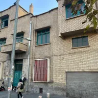 کلنگی با جواز ۵ طبقه