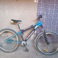 فروشه دوچرخه در حد نو