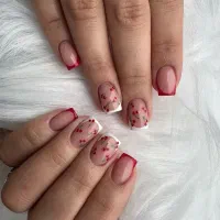 تخفیف ویژه یلدایی کاشت ناخن