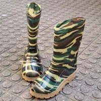 بوت تیمبرلند سایز ۳۷ و چکمه ارتشی سایز ۳۴|کیف، کفش، کمربند|رشت, حسین آباد|دیوار