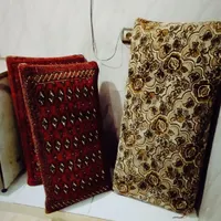 سه عدد پشتی باهم فروخته میشن