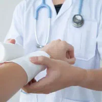 خدمات درمانی در منزل(وصل سرم درمان آنفولانزا و ..)|خدمات آرایشگری و زیبایی|بابلسر, |دیوار