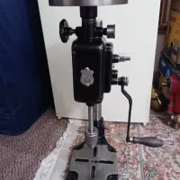 یکدستگاه دلر یا قلاویز زن المانی قدیمی درحدنو