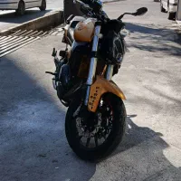 بنلی ۳۰۰ دوسیلند