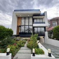 ویلای-پنج-خواب-مستر-روف-گاردن-600-متر-بنا