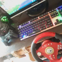 کامپیوتر با همه وسایل هاش