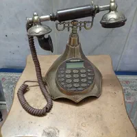 تلفن ثابت و میز تلفن