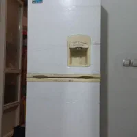 یخچال آیسان