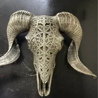 مجسمه دیوارکوب سر گاو و سو قوچ