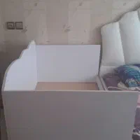 تخت کنار مادر