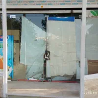 شیشه سکوریت مغازه با قفل یراق کامل|مصالح و تجهیزات ساختمان|سبزوار, قصبه غربی|دیوار