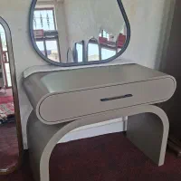 آینه و کنسول مدرن