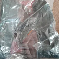 کفش ایمنی نو بسته بندیش باز نشده