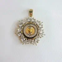 طلا،پلاک ورساچ