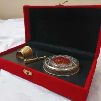یک مثقال زعفران درجه ۱، همراه با جعبه هدیه مخملی