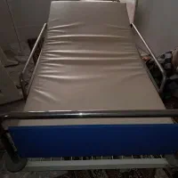 تخت بیمار باتشک چرم