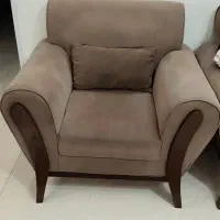 مبل راحتی ۷نفره سالم و تمیز همراه با میز جلومبلی|مبلمان خانگی و میز عسلی|فولادشهر, مسکن مهر فولادشهر|دیوار