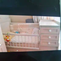 تخت خواب و کمد