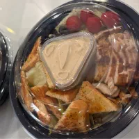 پخش سالاد سزار و دسر کرم کارامل|خدمات پذیرایی، مراسم|یزد, |دیوار