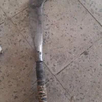 یک اچار فرانسه بزرگ با دره چوب بری برای هرس درخت