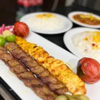آشپز خانم و حسابدار برای رستوران