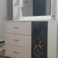 میزآرایشی امیدیه