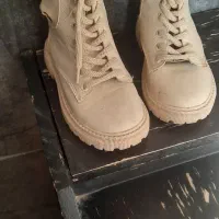 نیم بوت تمیز