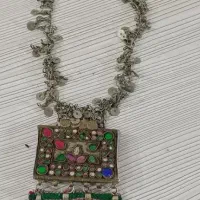 گردنی و دستبند های ورشو بسیار قدیمی|کلکسیون اشیاء عتیقه|دماوند, گیلاوند|دیوار