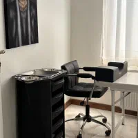 اجاره-میز-تخت-و-صندلی-در-لاین-های-آرایشی-و-زیبایی