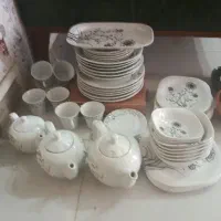 تعدادی ظروف