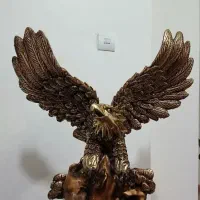 فروش یک عددعقاب طلایی تزیینی پلیستربسیارزیبا