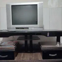 میز و تلویزیون