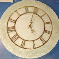 ساعت طرح کریستال