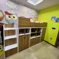تخت دوطبقه MDF برند بلج همراه میز تحریر و کمد