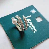 انگشتر نقره ای نگین دار با تک مروارید سفید|بدلیجات|اسلامشهر, شهرک لاله|دیوار