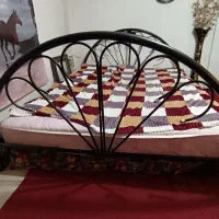 تخت خواب|تخت و سرویس خواب|قدس, شهر‌قدس|دیوار