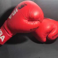 دستکش بوکس IBA چرم به همراه کلاه بوکس