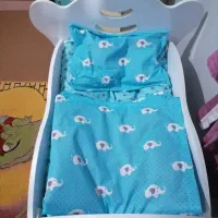 تخت نوزاد بهمراه صندلی غدا