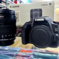 دوربین عکاسی کانن Canon 250D با لنز 18-135mm