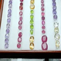 یاقوت سرخ فیروزه نیشابوری وعقیق یمنی