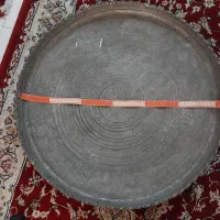 سینی مسی بزرگ قدیمی .  وزن ( سه کیلو و ششصد)|کلکسیون اشیاء عتیقه|تهران, یاخجی آباد|دیوار