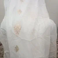 تعدادی پرده در اندازه های مختلف