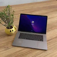 غول لپ تاپ اپل8gbگرافیک حرفه ای(پنتیوم۳۰سال سابقه)