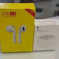 تعدادی ایرپاد و ادابتور آیفون